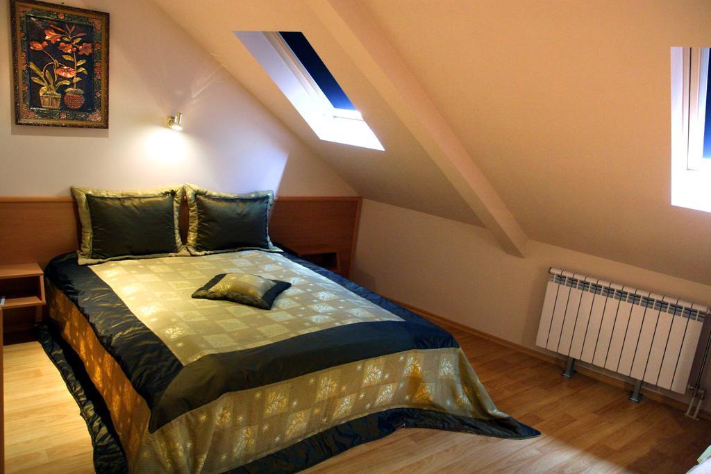 Hotel Mehdjarel Шумен Екстер'єр фото