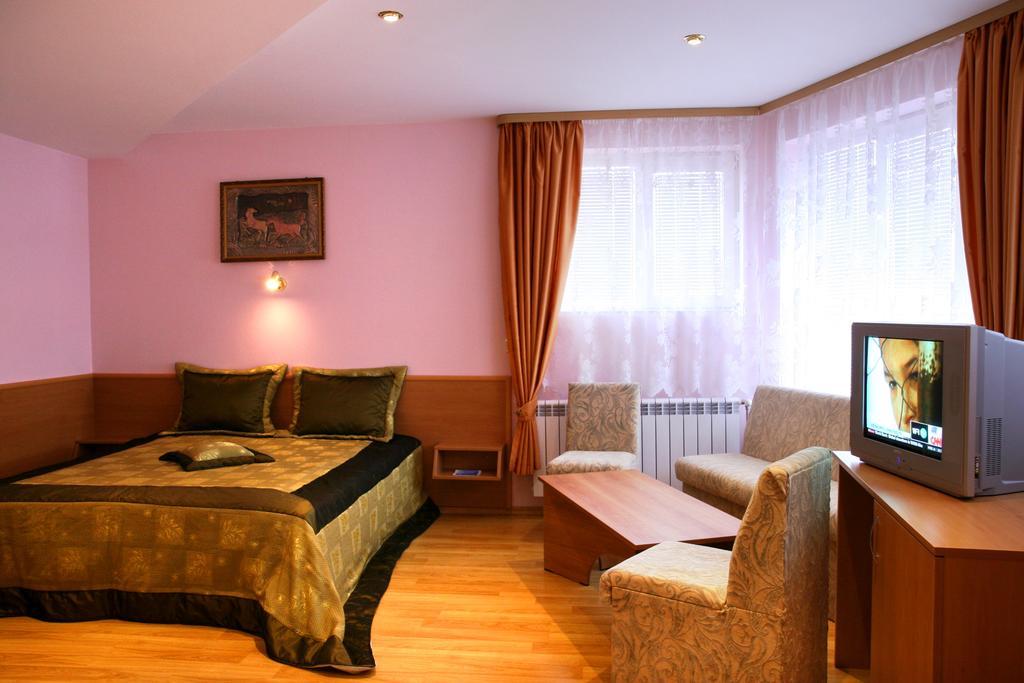 Hotel Mehdjarel Шумен Екстер'єр фото